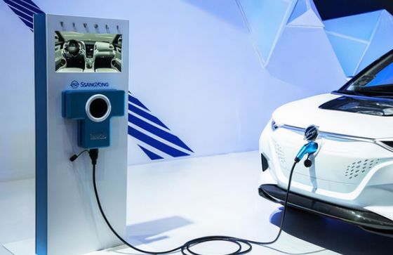 Test van het laadsysteem voor elektrische voertuigen voor de meting van kruipafstanden en -ruimtes