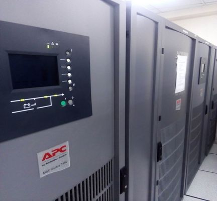 Ononderbroken stroomsystemen UPS-test voor beperkte stroomcircuits